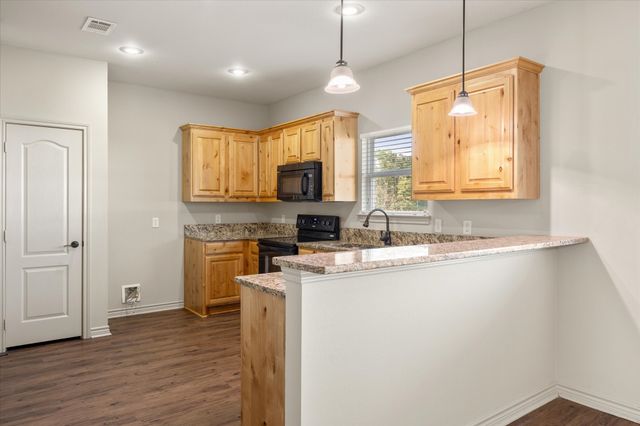 208 Lasso Circle, Mabank, TX 75143