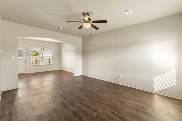 208 Lasso Circle, Mabank, TX 75143