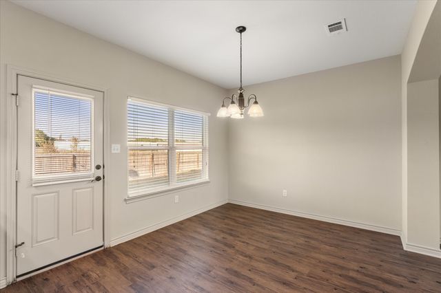 208 Lasso Circle, Mabank, TX 75143