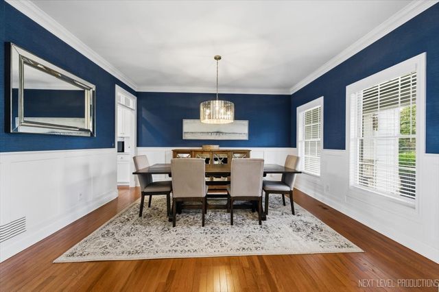39W829 KELLAR Square, Geneva, IL 60134