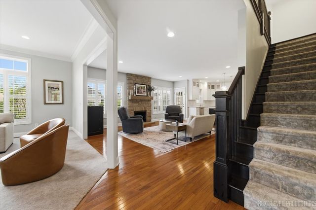 39W829 KELLAR Square, Geneva, IL 60134