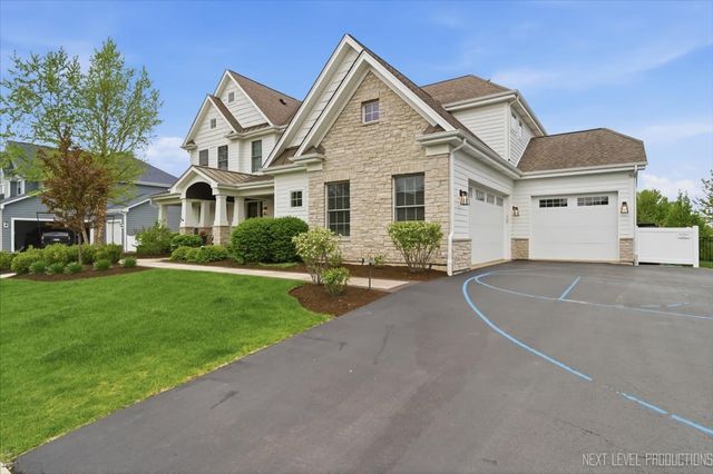 39W829 KELLAR Square, Geneva, IL 60134