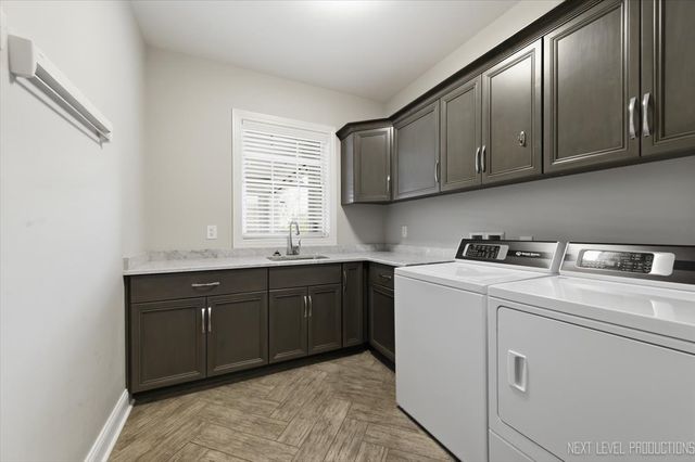 39W829 KELLAR Square, Geneva, IL 60134