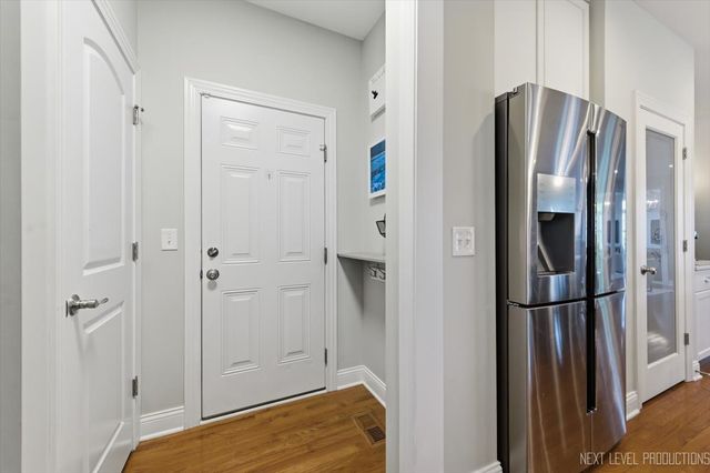 39W829 KELLAR Square, Geneva, IL 60134