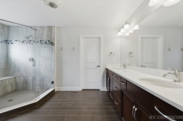 39W829 KELLAR Square, Geneva, IL 60134