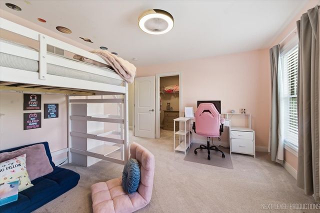 39W829 KELLAR Square, Geneva, IL 60134