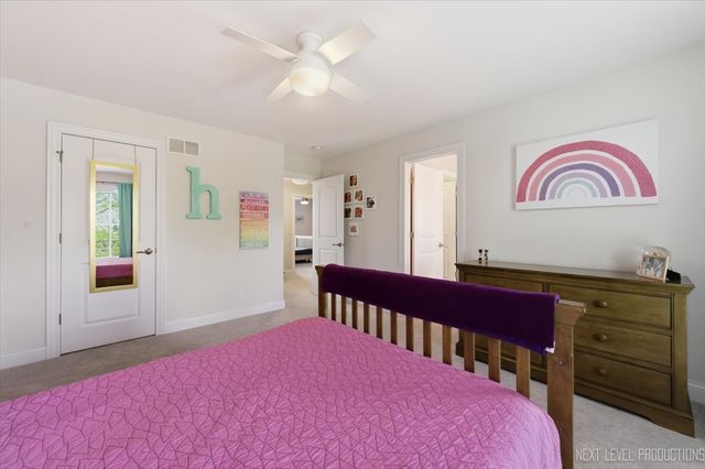 39W829 KELLAR Square, Geneva, IL 60134