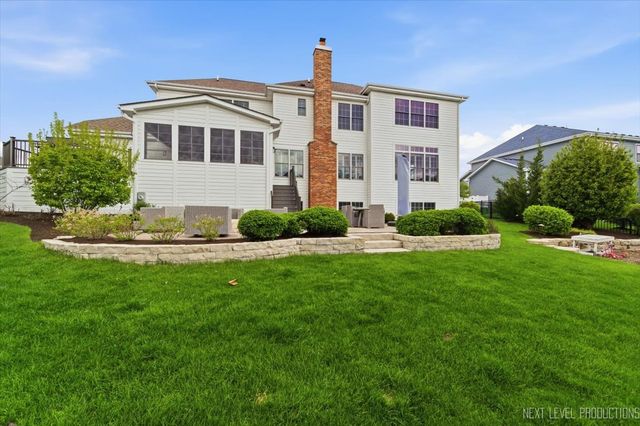 39W829 KELLAR Square, Geneva, IL 60134
