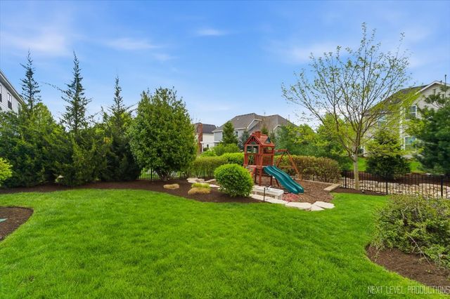 39W829 KELLAR Square, Geneva, IL 60134