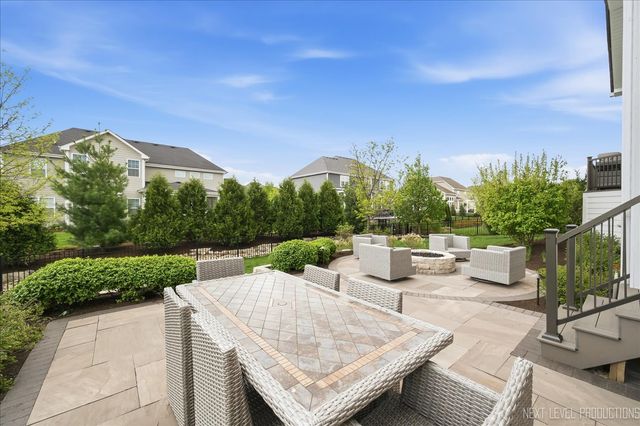 39W829 KELLAR Square, Geneva, IL 60134