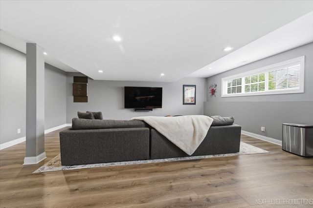 39W829 KELLAR Square, Geneva, IL 60134