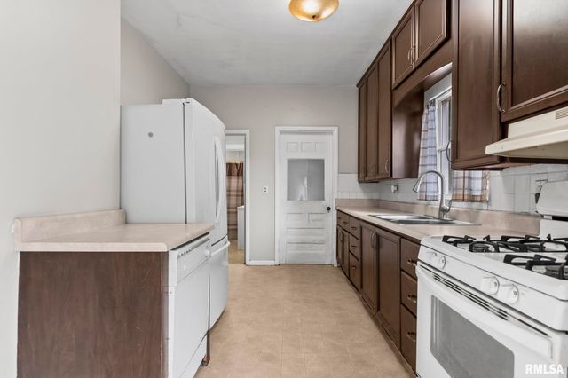 213 W Conrey Street, Williamsville, IL 62693