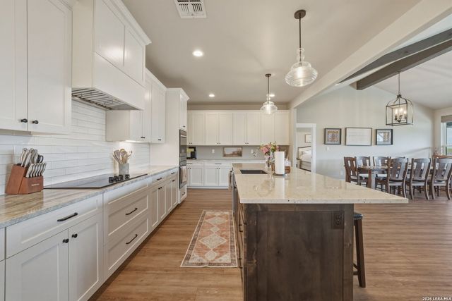 109 juniper, La Vernia, TX 78121