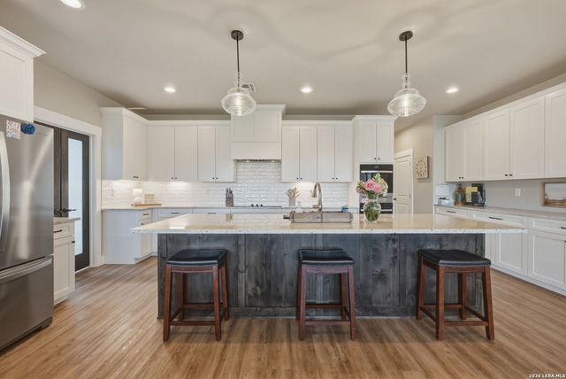 109 juniper, La Vernia, TX 78121