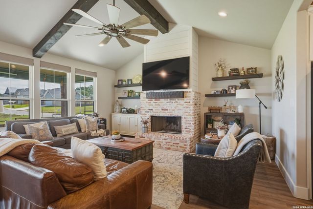 109 juniper, La Vernia, TX 78121