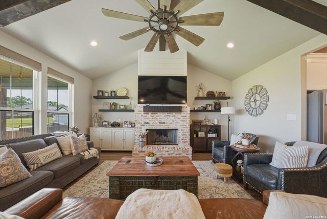 109 juniper, La Vernia, TX 78121