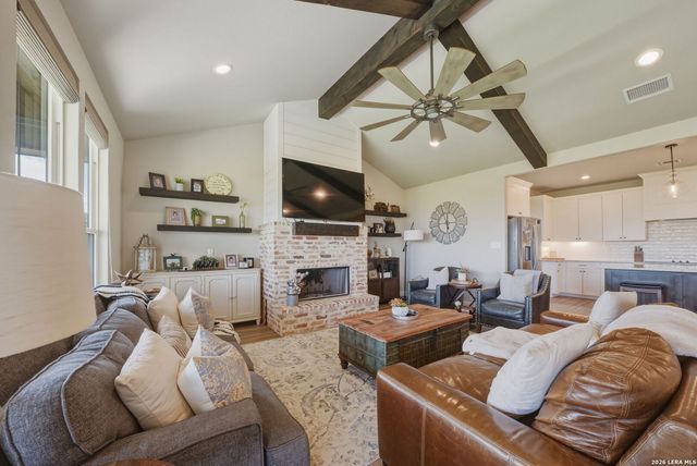 109 juniper, La Vernia, TX 78121