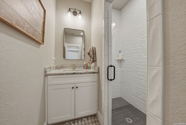 109 juniper, La Vernia, TX 78121