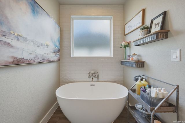 109 juniper, La Vernia, TX 78121