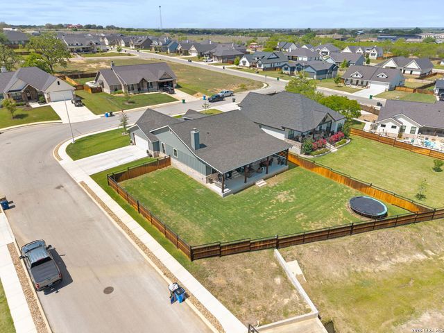 109 juniper, La Vernia, TX 78121