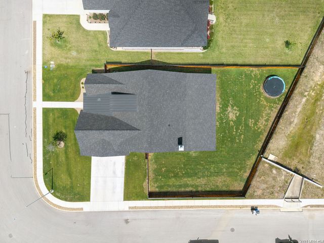 109 juniper, La Vernia, TX 78121