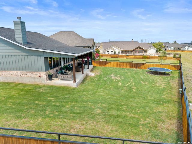 109 juniper, La Vernia, TX 78121