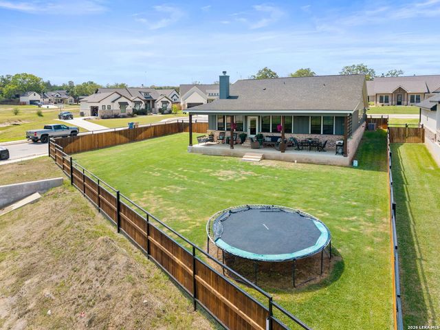 109 juniper, La Vernia, TX 78121