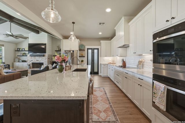 109 juniper, La Vernia, TX 78121