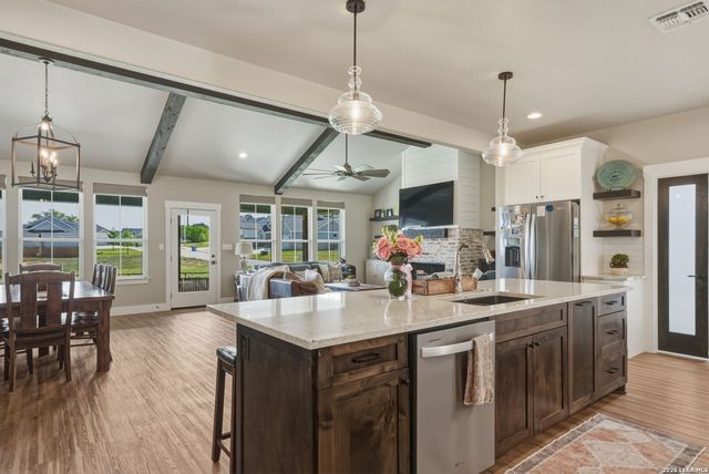 109 juniper, La Vernia, TX 78121