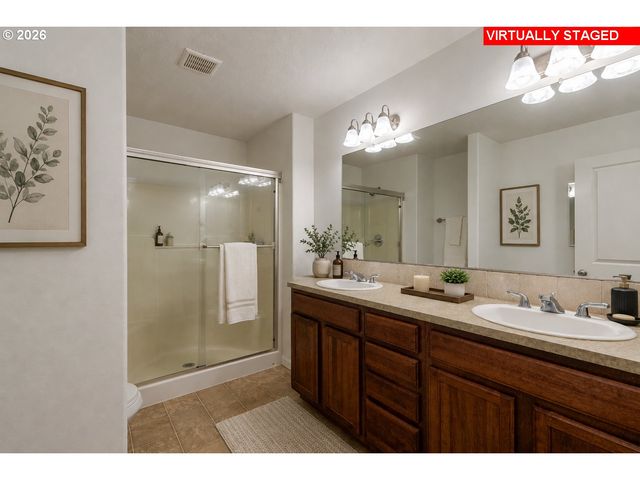 20028 BERGE VIEW Ave, Oregon City, OR 97045