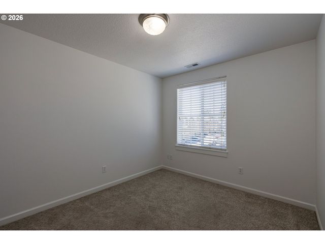 20028 BERGE VIEW Ave, Oregon City, OR 97045