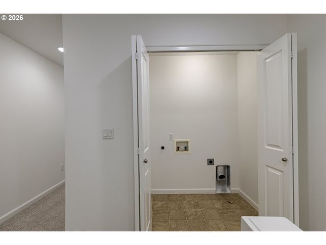 20028 BERGE VIEW Ave, Oregon City, OR 97045