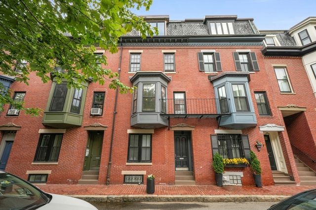 11 Dartmouth Pl 11-2, Boston, MA 02116