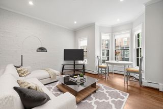 11 Dartmouth Pl 11-2, Boston, MA 02116