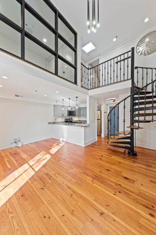 377 King Street Unit 201, Charleston, SC 29401