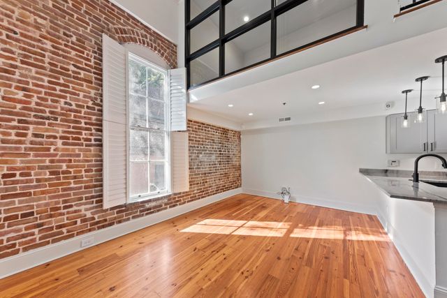 377 King Street Unit 201, Charleston, SC 29401