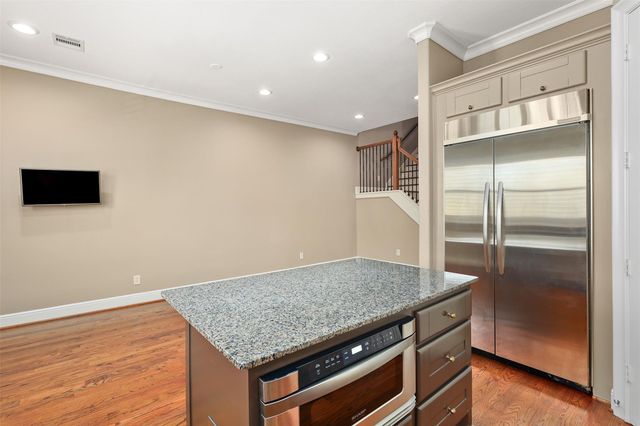 17 Armand Shore Drive, Houston, TX 77058