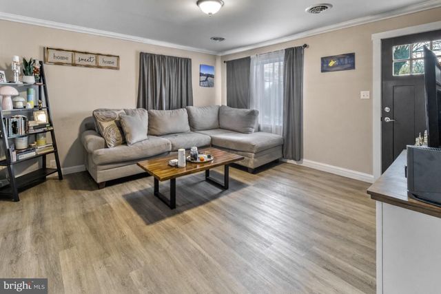 1564 WILLIAMSPORT PIKE, Martinsburg, WV 25404