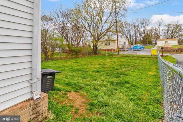 1564 WILLIAMSPORT PIKE, Martinsburg, WV 25404