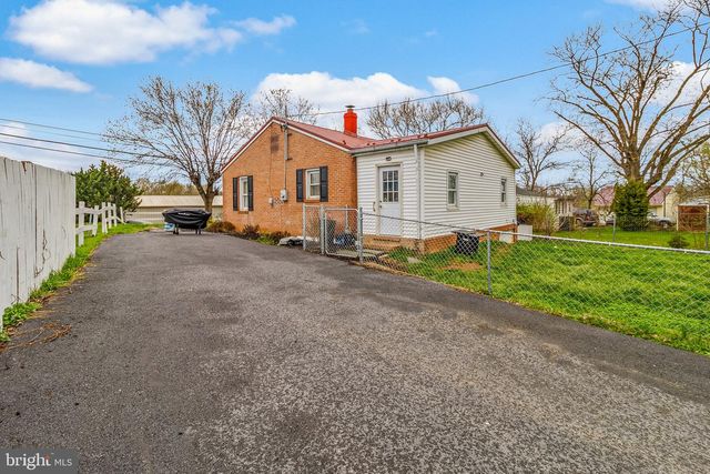 1564 WILLIAMSPORT PIKE, Martinsburg, WV 25404