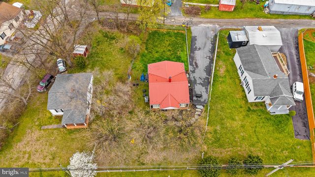 1564 WILLIAMSPORT PIKE, Martinsburg, WV 25404