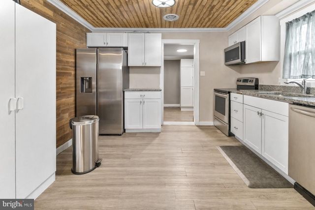 1564 WILLIAMSPORT PIKE, Martinsburg, WV 25404