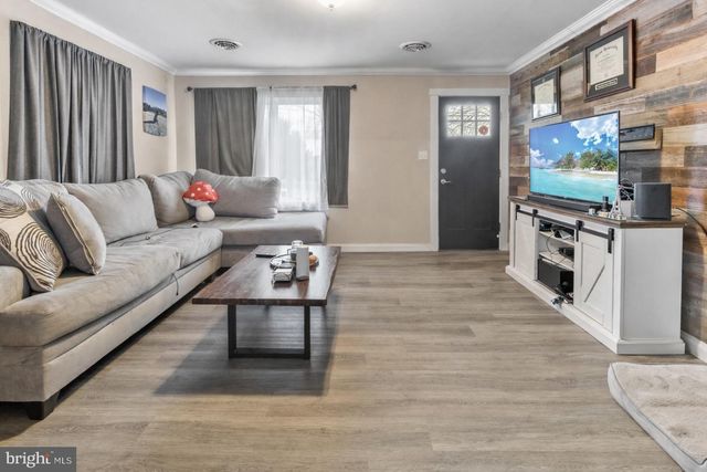 1564 WILLIAMSPORT PIKE, Martinsburg, WV 25404