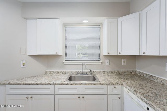 732 Azalea Drive 413, Hampstead, NC 28443