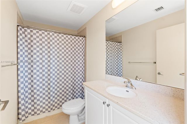 3340 NE 190th Street 1004, Aventura, FL 33180