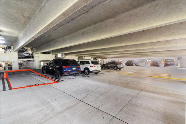 3340 NE 190th Street 1004, Aventura, FL 33180