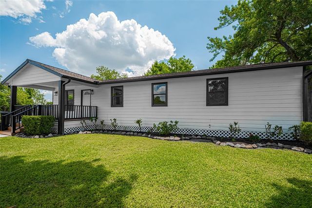 4416 33rd Street, Dickinson, TX 77539