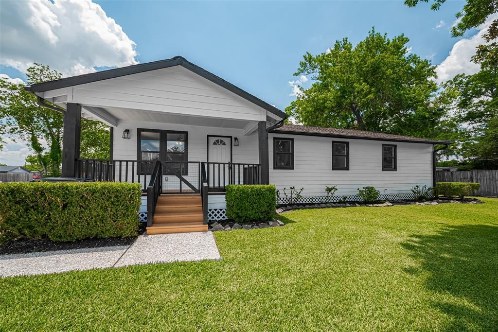 4416 33rd Street, Dickinson, TX 77539
