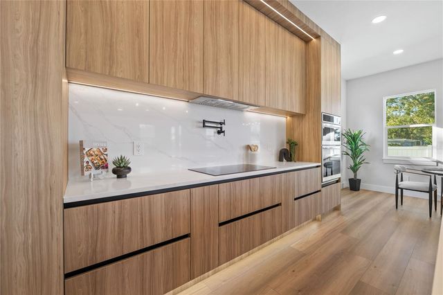 2905 W ARCH STREET, Tampa, FL 33607