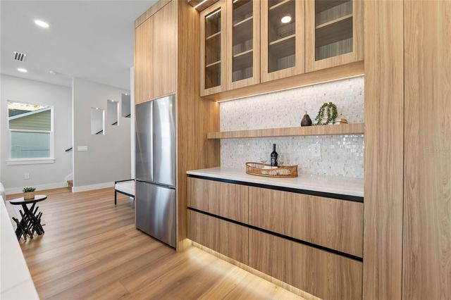 2905 W ARCH STREET, Tampa, FL 33607